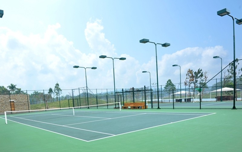 Các mẫu đèn LED sân tennis tốt nhất hiện nay - Sân tennis